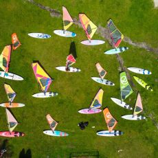 24 szkola windsurfingu nad jeziorem Habenda.jpg